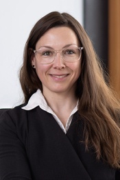 Cornelia Huber, Wirtschaftsprüferin (seit 2023)
Steuerberaterin (seit 2013), Landshut